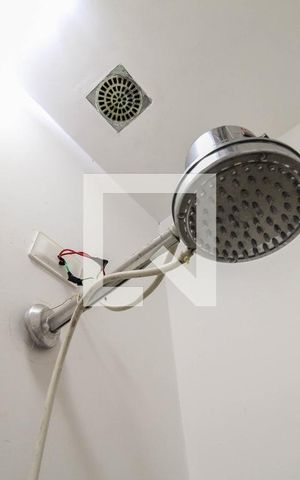 Casa à venda com 360m², 2 quartos e 1 vaga Casa à venda com 360m², 2 quartos e 1 vagaBanheiro