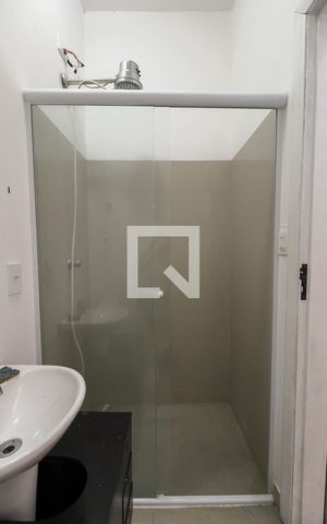 Casa à venda com 360m², 2 quartos e 1 vaga Casa à venda com 360m², 2 quartos e 1 vagaBanheiro