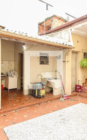 Casa à venda com 360m², 2 quartos e 1 vaga Casa à venda com 360m², 2 quartos e 1 vagaÁrea de Serviço - Área Comum