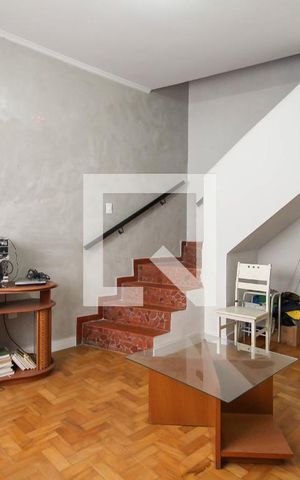 Casa à venda com 360m², 2 quartos e 1 vaga Casa à venda com 360m², 2 quartos e 1 vagaSala