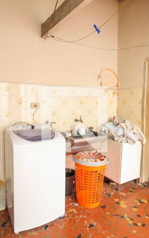 Casa à venda com 360m², 2 quartos e 1 vaga Casa à venda com 360m², 2 quartos e 1 vagaÁrea de Serviço