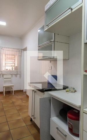 Casa à venda com 360m², 2 quartos e 1 vaga Casa à venda com 360m², 2 quartos e 1 vagaCozinha