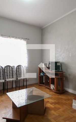 Casa à venda com 360m², 2 quartos e 1 vaga Casa à venda com 360m², 2 quartos e 1 vagaSala