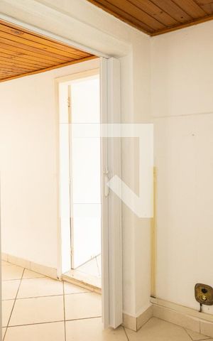 Casa à venda com 256m², 2 quartos e 2 vagas Casa à venda com 256m², 2 quartos e 2 vagasÁrea de Serviço 1
