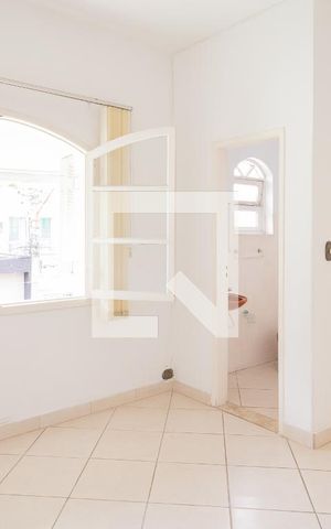 Casa à venda com 256m², 2 quartos e 2 vagas Casa à venda com 256m², 2 quartos e 2 vagasSuíte