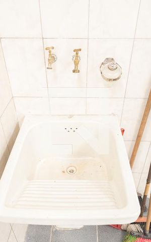 Casa à venda com 256m², 2 quartos e 2 vagas Casa à venda com 256m², 2 quartos e 2 vagasÁrea de Serviço 2