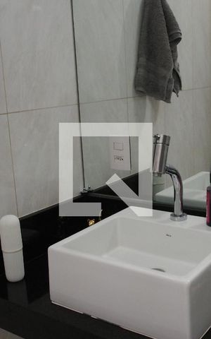 Casa à venda com 286m², 4 quartos e 4 vagasBanheiro