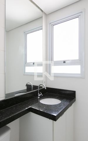 Apartamento à venda com 44m², 2 quartos e 1 vaga Apartamento à venda com 44m², 2 quartos e 1 vagaBanheiro