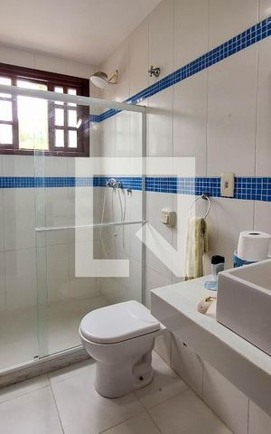 Casa para alugar com 350m², 5 quartos e 4 vagasBanheiro 1