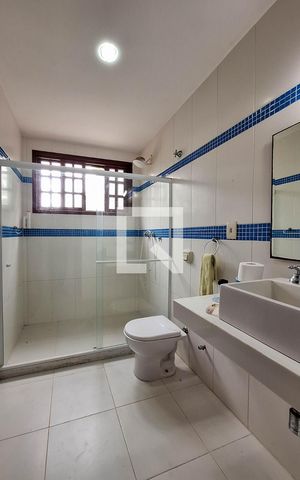 Casa para alugar com 350m², 5 quartos e 4 vagasBanheiro 1