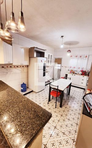 Casa à venda com 254m², 4 quartos e 2 vagas