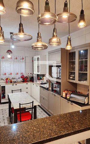 Casa à venda com 254m², 4 quartos e 2 vagas