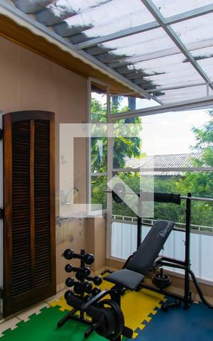 Casa de condomínio para alugar com 200m², 3 quartos e 3 vagas Casa de condomínio para alugar com 200m², 3 quartos e 3 vagasVaranda