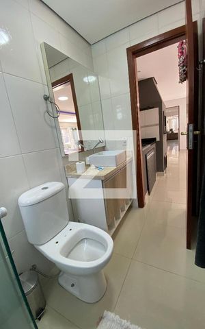 Casa à venda com 400m², 3 quartos e 2 vagas Casa à venda com 400m², 3 quartos e 2 vagasBanheiro Social