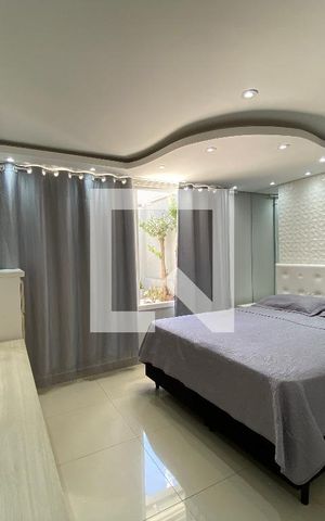 Casa à venda com 400m², 3 quartos e 2 vagas Casa à venda com 400m², 3 quartos e 2 vagasQuarto