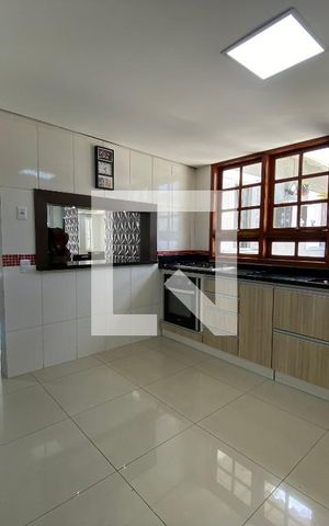 Casa à venda com 400m², 3 quartos e 2 vagas Casa à venda com 400m², 3 quartos e 2 vagasCozinha