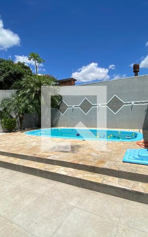 Casa à venda com 400m², 3 quartos e 2 vagas Casa à venda com 400m², 3 quartos e 2 vagasÁrea comum