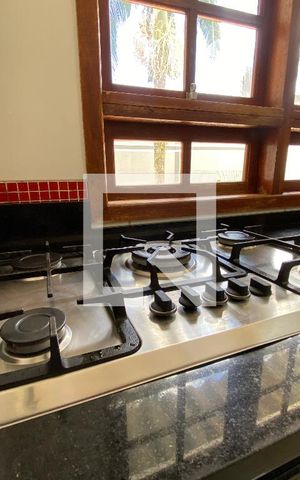 Casa à venda com 400m², 3 quartos e 2 vagas Casa à venda com 400m², 3 quartos e 2 vagasCozinha