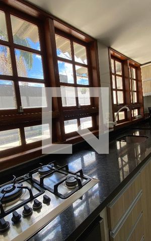 Casa à venda com 400m², 3 quartos e 2 vagas Casa à venda com 400m², 3 quartos e 2 vagasCozinha