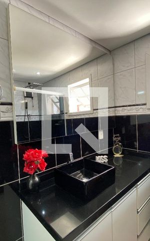 Casa à venda com 400m², 3 quartos e 2 vagas Casa à venda com 400m², 3 quartos e 2 vagasBanheiro Quarto