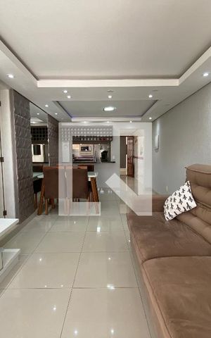 Casa à venda com 400m², 3 quartos e 2 vagas Casa à venda com 400m², 3 quartos e 2 vagasSala