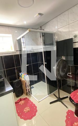 Casa à venda com 400m², 3 quartos e 2 vagas Casa à venda com 400m², 3 quartos e 2 vagasBanheiro Quarto