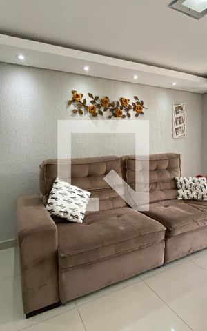 Casa à venda com 400m², 3 quartos e 2 vagas Casa à venda com 400m², 3 quartos e 2 vagasSala