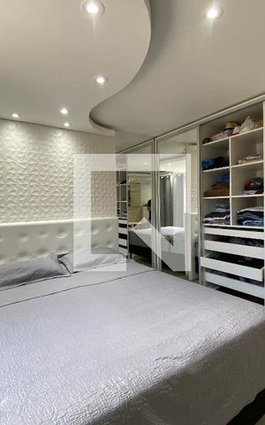 Casa à venda com 400m², 3 quartos e 2 vagas Casa à venda com 400m², 3 quartos e 2 vagasQuarto
