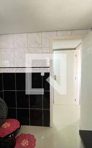 Casa à venda com 400m², 3 quartos e 2 vagas Casa à venda com 400m², 3 quartos e 2 vagasBanheiro Quarto