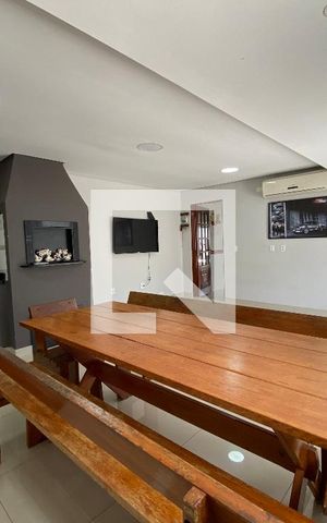 Casa à venda com 400m², 3 quartos e 2 vagas Casa à venda com 400m², 3 quartos e 2 vagasÁrea comum