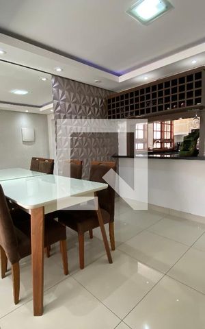 Casa à venda com 400m², 3 quartos e 2 vagas Casa à venda com 400m², 3 quartos e 2 vagasSala