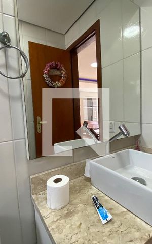 Casa à venda com 400m², 3 quartos e 2 vagas Casa à venda com 400m², 3 quartos e 2 vagasBanheiro Social