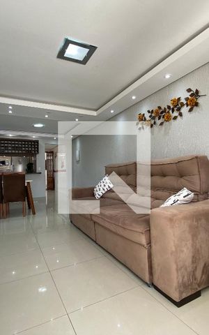 Casa à venda com 400m², 3 quartos e 2 vagas Casa à venda com 400m², 3 quartos e 2 vagasSala