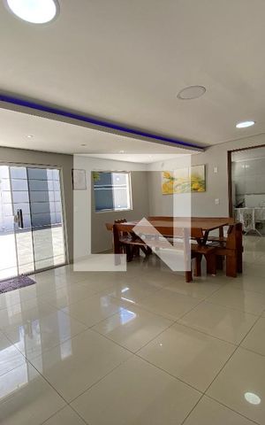 Casa à venda com 400m², 3 quartos e 2 vagas Casa à venda com 400m², 3 quartos e 2 vagasÁrea comum