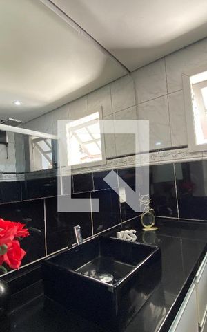Casa à venda com 400m², 3 quartos e 2 vagas Casa à venda com 400m², 3 quartos e 2 vagasBanheiro Quarto