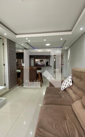 Casa à venda com 400m², 3 quartos e 2 vagas Casa à venda com 400m², 3 quartos e 2 vagasSala