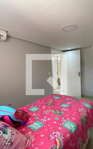 Casa à venda com 400m², 3 quartos e 2 vagas Casa à venda com 400m², 3 quartos e 2 vagasQuarto