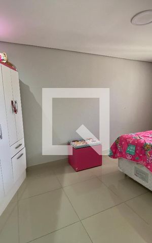 Casa à venda com 400m², 3 quartos e 2 vagas Casa à venda com 400m², 3 quartos e 2 vagasQuarto