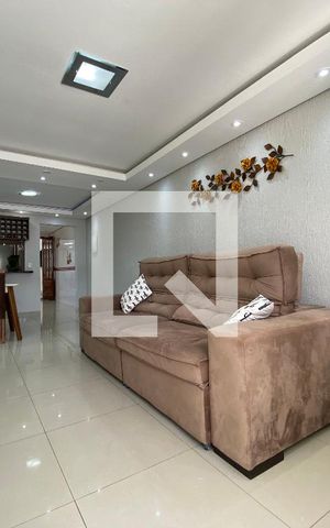 Casa à venda com 400m², 3 quartos e 2 vagas Casa à venda com 400m², 3 quartos e 2 vagasSala