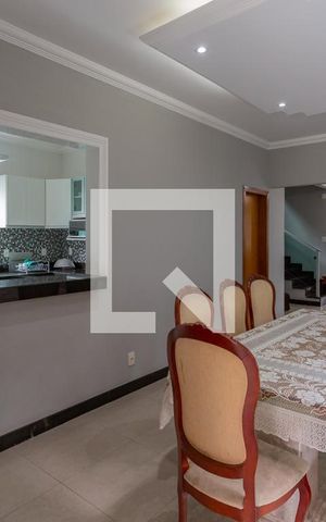 Casa à venda com 258m², 3 quartos e 3 vagas Casa à venda com 258m², 3 quartos e 3 vagasSala de Jantar
