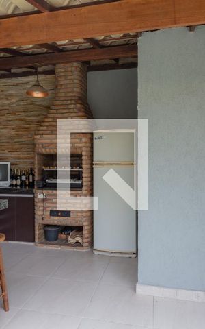 Casa à venda com 258m², 3 quartos e 3 vagas Casa à venda com 258m², 3 quartos e 3 vagasChurrasqueira