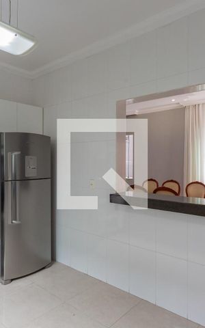 Casa à venda com 258m², 3 quartos e 3 vagas Casa à venda com 258m², 3 quartos e 3 vagasCozinha