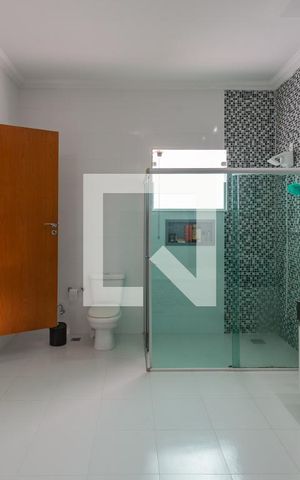 Casa à venda com 258m², 3 quartos e 3 vagas Casa à venda com 258m², 3 quartos e 3 vagasBanheiro da Suíte