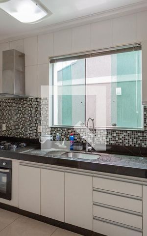 Casa à venda com 258m², 3 quartos e 3 vagas Casa à venda com 258m², 3 quartos e 3 vagasCozinha