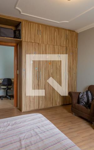 Casa à venda com 258m², 3 quartos e 3 vagas Casa à venda com 258m², 3 quartos e 3 vagasQuarto 2