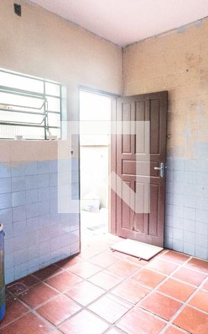 Casa à venda com 200m², 3 quartos e 2 vagas Casa à venda com 200m², 3 quartos e 2 vagasÁrea de serviço