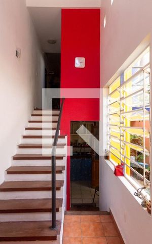 Casa à venda com 220m², 4 quartos e 2 vagas Casa à venda com 220m², 4 quartos e 2 vagasEdicula