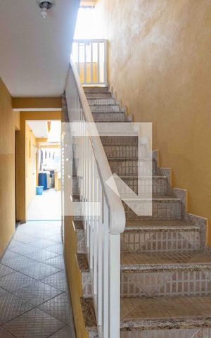 Casa à venda com 250m², 7 quartos e 2 vagasEscada