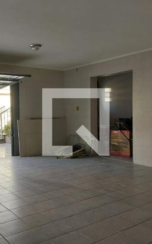 Casa à venda com 200m², 3 quartos e 4 vagas Casa à venda com 200m², 3 quartos e 4 vagasGaragem