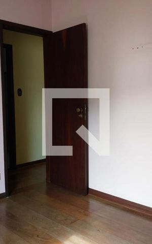 Casa à venda com 200m², 3 quartos e 4 vagas Casa à venda com 200m², 3 quartos e 4 vagasQuarto 1
